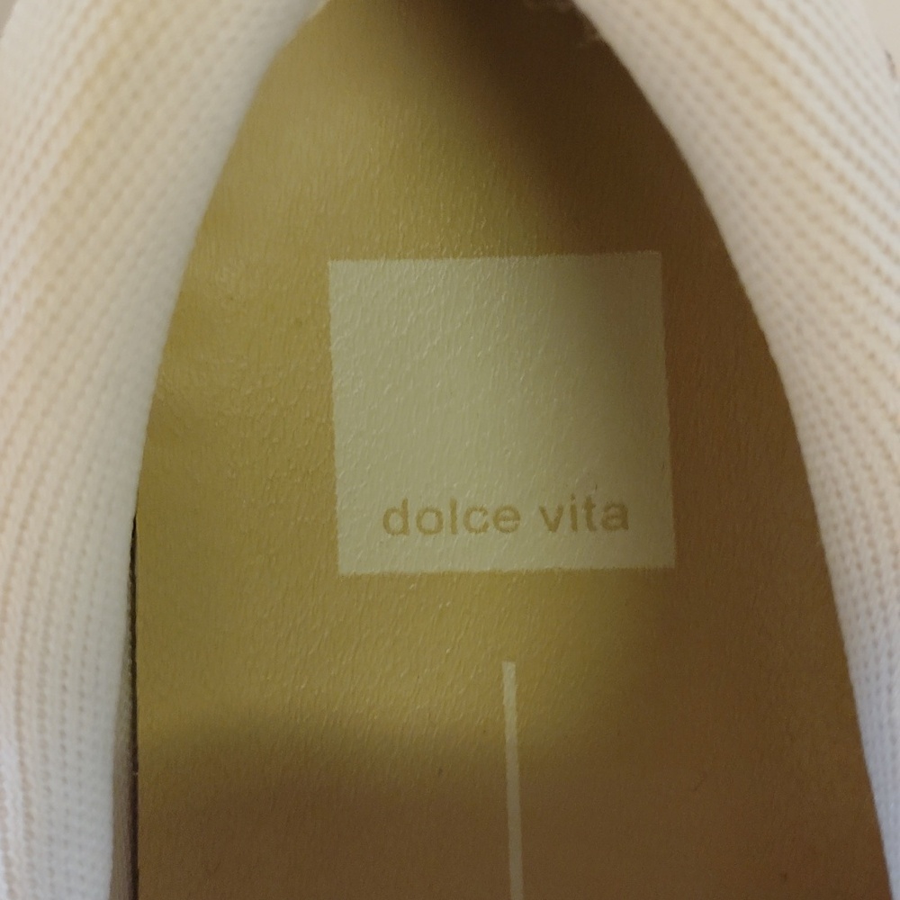 Dolce Vita Cream Textured Sneakers - Picture 11 of 12